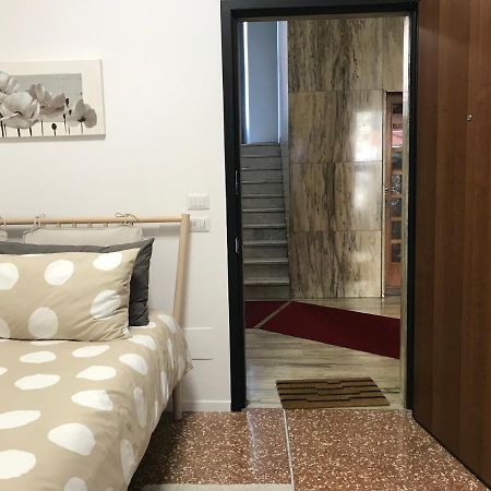 Studio 25 Apartment - Near Metro M3 Milán Exteriér fotografie